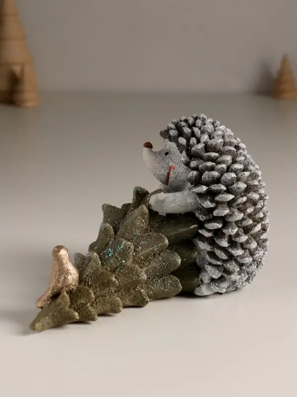Сувенир полистоун  Сувенир полистоун "Ёжик несёт елочку с птичкой" 14,5х7х9 см