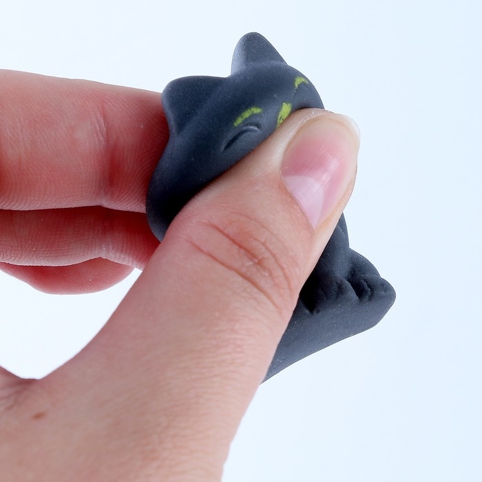 Игрушка-сюрприз «Мяк-жмяк», магический котик с наклейками, МИКС Игрушка-сюрприз «Мяк-жмяк», магический котик с наклейками, МИКС