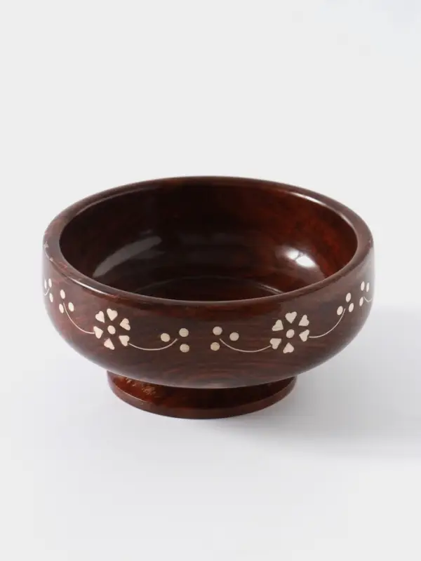 Чаша на ножке &laquo;В самое сердце&raquo;, 15&times;15&times;8 см, дерево шишам