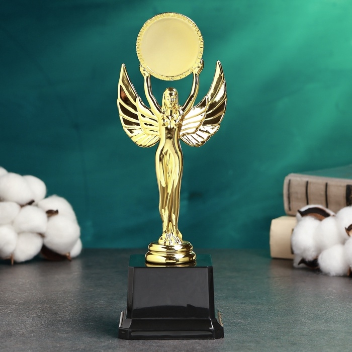 Стела  Стела "Ника" 8х8х22см