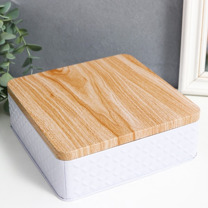 Шкатулка металл квадрат Шкатулка металл квадрат "Ромбы" белая, крышка под дерево 6х17х17 см