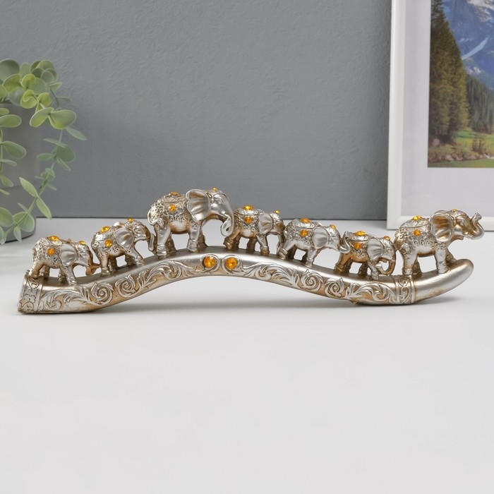 Сувенир полистоун стразы Сувенир полистоун стразы "Караван из семи слонов" 9х32,5х3,5 см