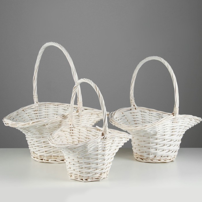 Набор корзин, 47х37х23/22/46 см, 40х31х20/19/41 см, 33х26х17/16/36 см, ива, белый Набор корзин, 47х37х23/22/46 см, 40х31х20/19/41 см, 33х26х17/16/36 см, ива, белый