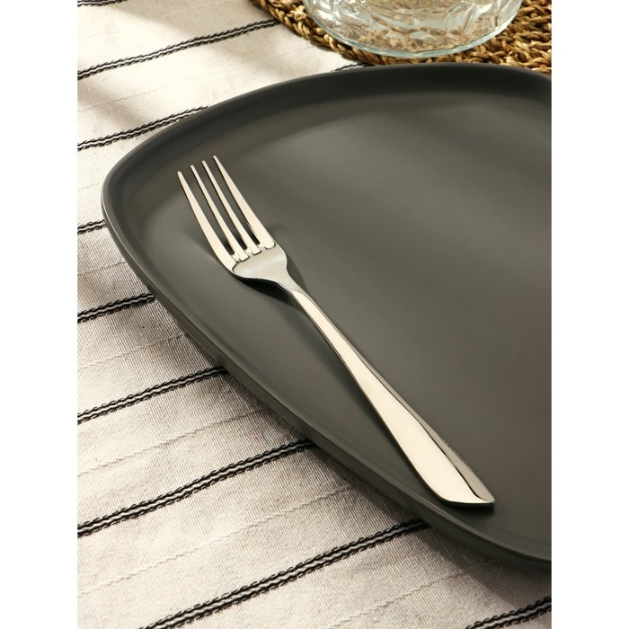 Вилка столовая из нержавеющей стали Magistro «Эми», h=20,5 см, цвет серебряный Вилка столовая из нержавеющей стали Magistro «Эми», h=20,5 см, цвет серебряный