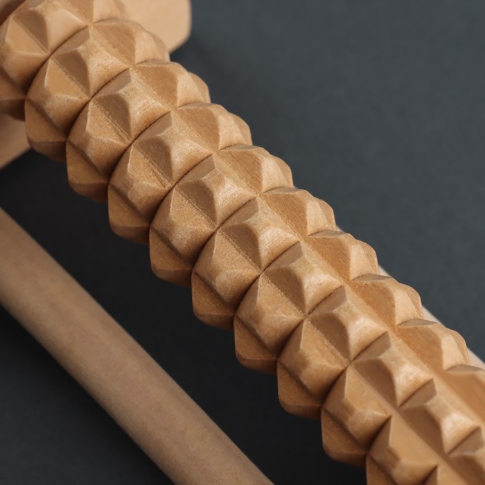 Массажёр для ног с шипами, деревянный, роликовый, 1 ряд, 14,5 × 7,8 × 4,5 см Массажёр для ног с шипами, деревянный, роликовый, 1 ряд, 14,5 × 7,8 × 4,5 см