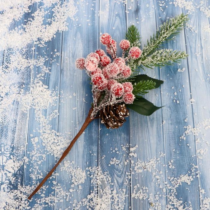 Декор  Декор "Зимние грезы" ветка хвои ягоды шишка, 27 см