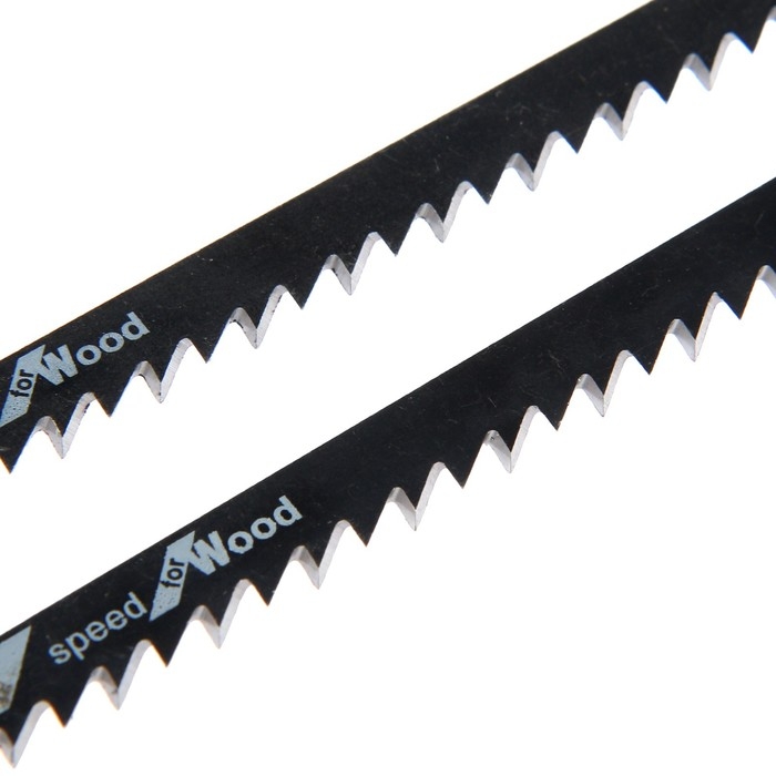 Пилки для лобзиков ТУНДРА, по дереву, прямой грубый рез, HCS, 110/135 х 4 мм, 2 шт. Пилки для лобзиков ТУНДРА, по дереву, прямой грубый рез, HCS, 110/135 х 4 мм, 2 шт.