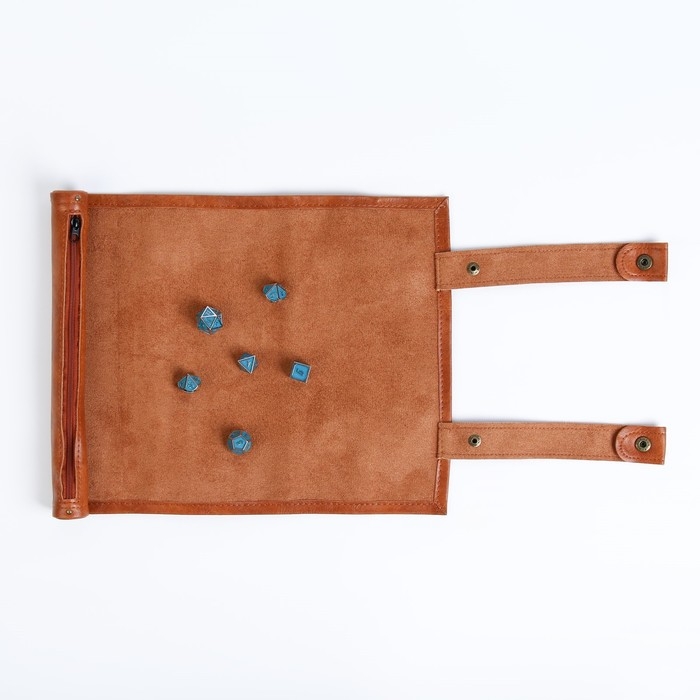 Сумка с полем для D&D дайсов, кубиков, 25.5 х 34 см, коричневая Сумка с полем для D&D дайсов, кубиков, 25.5 х 34 см, коричневая