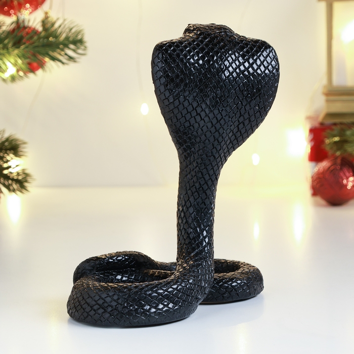 Фигура Фигура "Королевская кобра" 14х8х17см, цветная