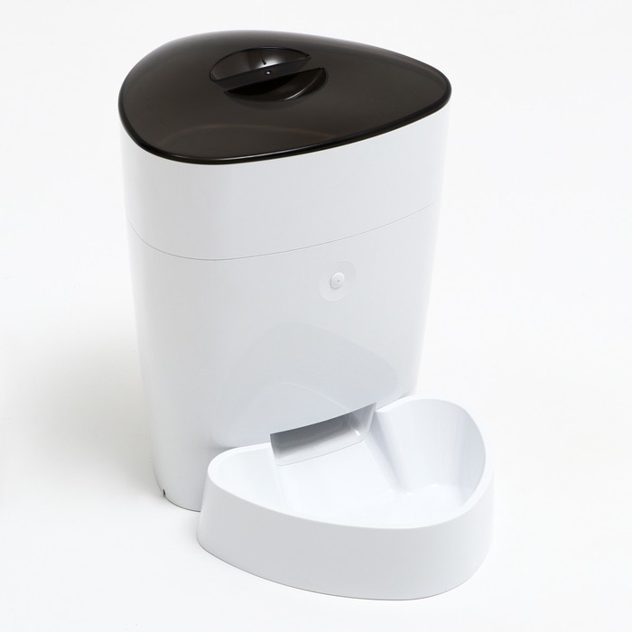 Умная автокормушка, контейнер 5,5 л, с Wi-Fi, функция записи голоса, белая Умная автокормушка, контейнер 5,5 л, с Wi-Fi, функция записи голоса, белая