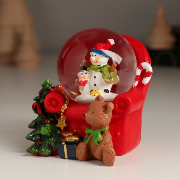 Сувенир полистоун водяной шар Сувенир полистоун водяной шар "Дед Мороз/Снеговик в кресле с медведем" МИКС 6,7х6,3х7,2 см 1047342