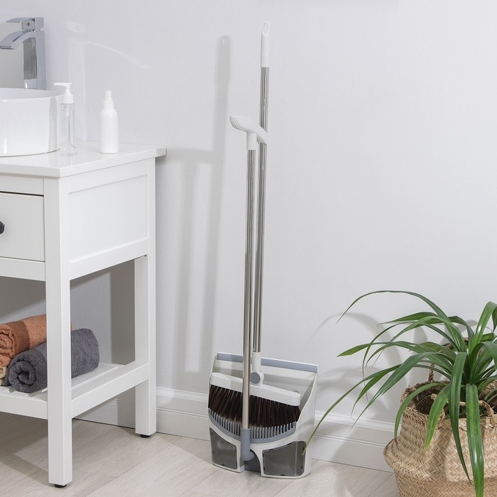 Щётка для пола Raccoon: совок 28×27×89 см, щётка 23×94 см, цвет белый Щётка для пола Raccoon: совок 28×27×89 см, щётка 23×94 см, цвет белый