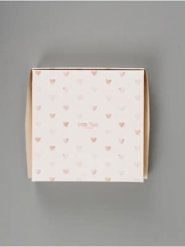 Коробка подарочная складная &laquo;Сердце&raquo;, 20&times;20&times;4 см, с окном