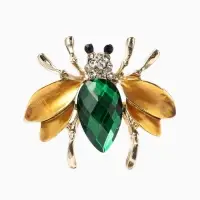 Брошь &laquo;Жук&raquo; с крыльями, кристалл, цвет жёлто-зелёный в золоте