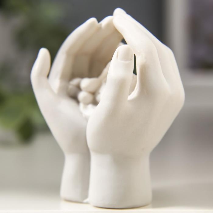 Сувенир полистоун Сувенир полистоун "Ангелочек спящий в ладошках" 6,7х5,5х4,3 см