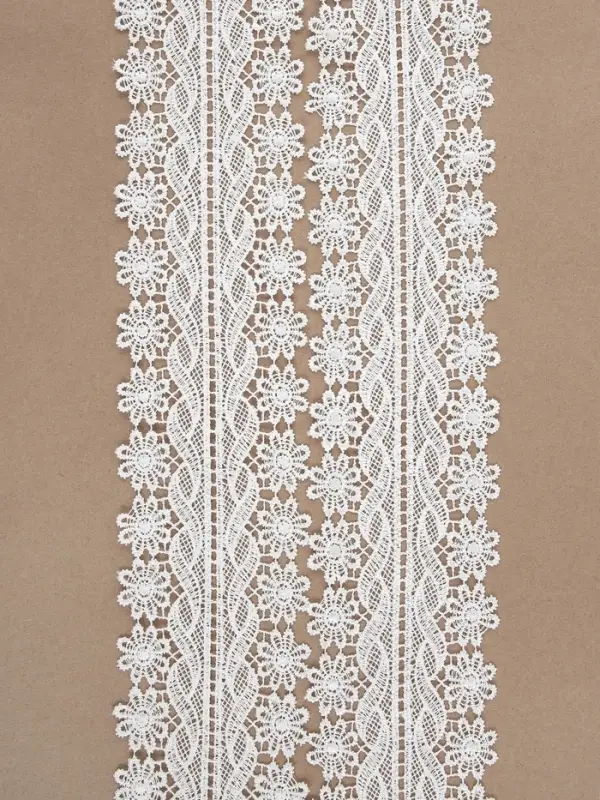 Кружево гипюровое, 80 мм, 6.8&plusmn;0.5 м, белое