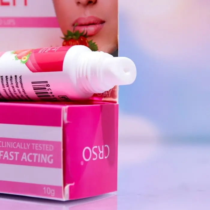 Бальзам-мазь для губ с клубникой, заживляющая Бальзам-мазь для губ с клубникой, заживляющая