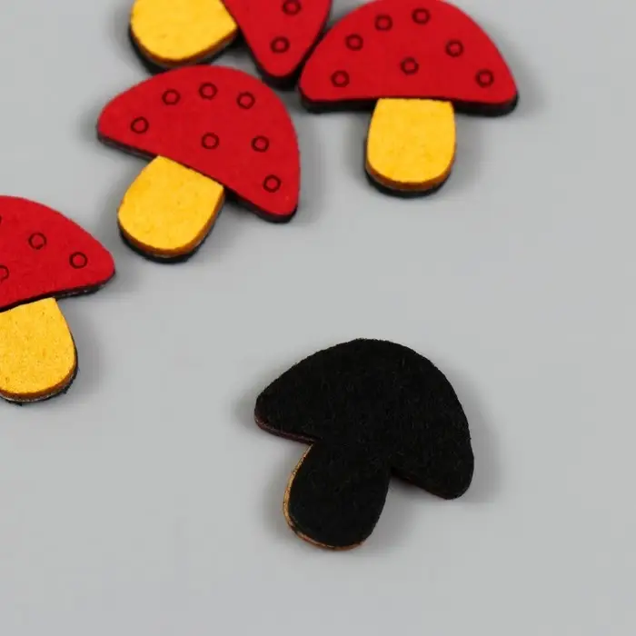 Декор для творчества иск. замша "Грибочки-мухоморчики" МИКС 2,3х2,4 см