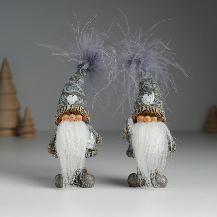 Сувенир полистоун Сувенир полистоун "Дед Мороз в колпаке с сердечком, со звёздочкой" МИКС 4,5х3х11 см