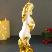 Свеча новогодняя "Конь на дыбах" белый 9х6,2х25,5 см