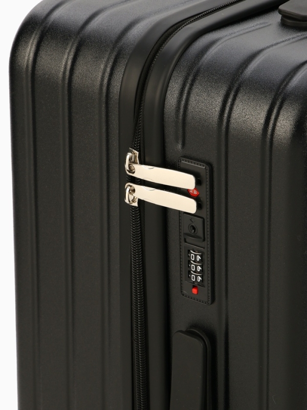 Чемодан 24 Чемодан 24", PС, 42*27*66, отд на молнии, код замок, 4 колеса, черный