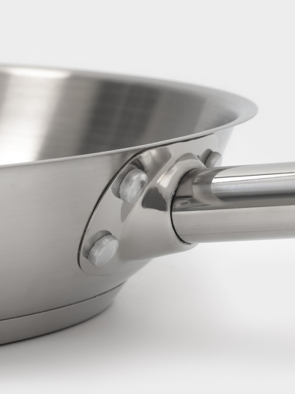 Сковорода d=30 см, h=6 см, толщина стенки 0,6 мм, индукция, дно al+fe+al