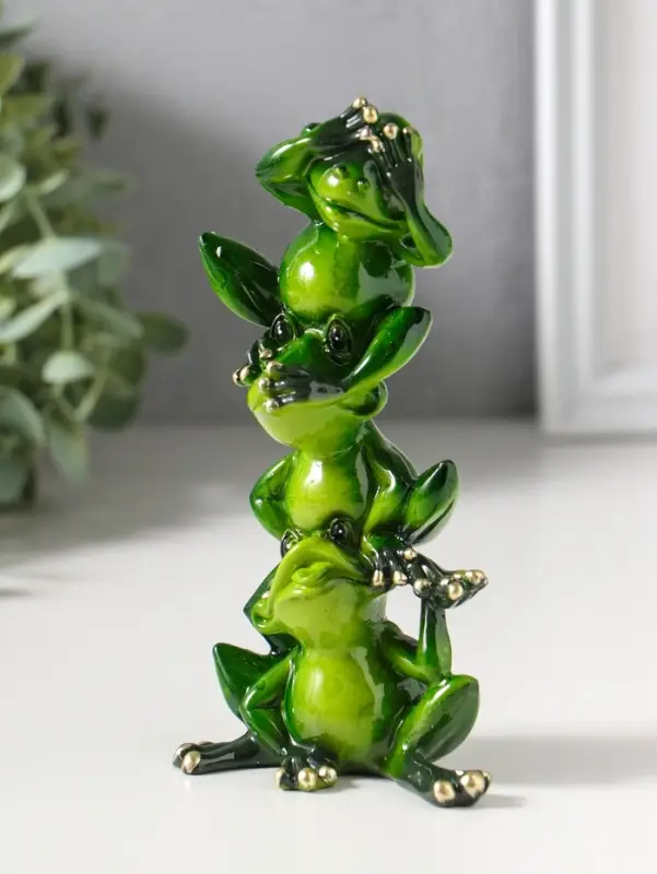 Фигурка полистоун лак &laquo;Пирамидка из лягушек&raquo;, 14&times;7.5&times;5 см