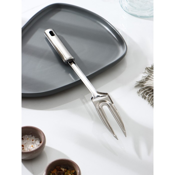 Вилка для мяса из нержавеющей стали Доляна «Стандарт», h=33 cм, цвет серебряный Вилка для мяса из нержавеющей стали Доляна «Стандарт», h=33 cм, цвет серебряный