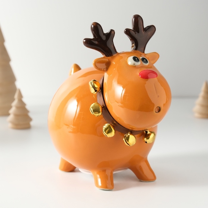 Копилка керамика  Копилка керамика "Поющий олень, в ошейнике с колокольчиками" 9,8х14х15,1 см