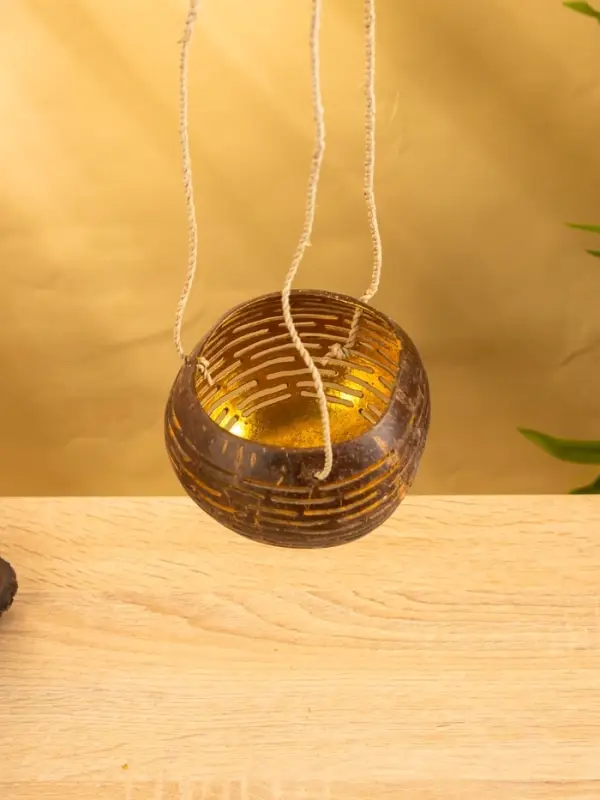Подсвечник подвесной из кокоса, 8-12 см, коричневый Подсвечник подвесной из кокоса, 8-12 см, коричневый