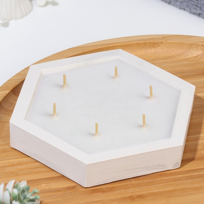 Свеча фигурная ароматическая в бетоне Свеча фигурная ароматическая в бетоне "Шестигранник", 14,5х2 см, белый, жасмин и пачули