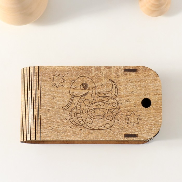 Новогодняя шкатулка  Новогодняя шкатулка "Змея. Звезда" 13х7х4