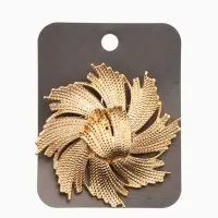 Брошь "Солнце", цвет золото