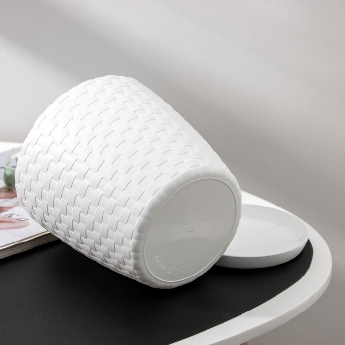 Горшок для цветов с поддоном «Ротанг», 3 л, белый Горшок для цветов с поддоном «Ротанг», 3 л, белый