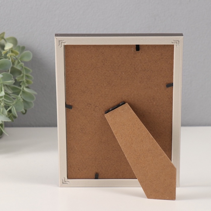 Фоторамка пластик 13х18 см Фоторамка пластик 13х18 см "Волнистая линия на серебре" 1,3х15х20 см