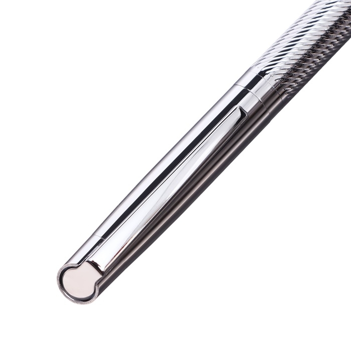 Ручка подарочная шариковая в кожзам футляре поворотная Карбон корпус серебро Ручка подарочная шариковая в кожзам футляре поворотная Карбон корпус серебро