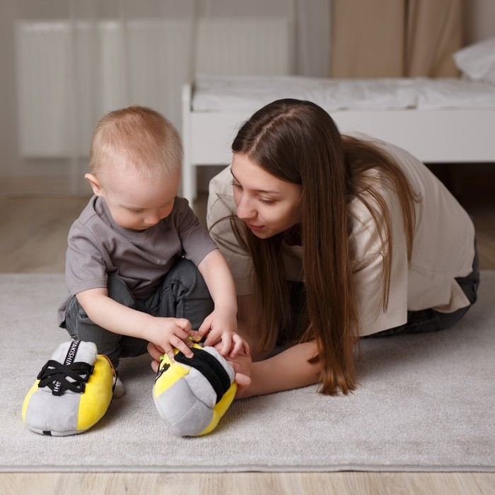 Развивающая игрушка «Ботиночки БизиБутс»