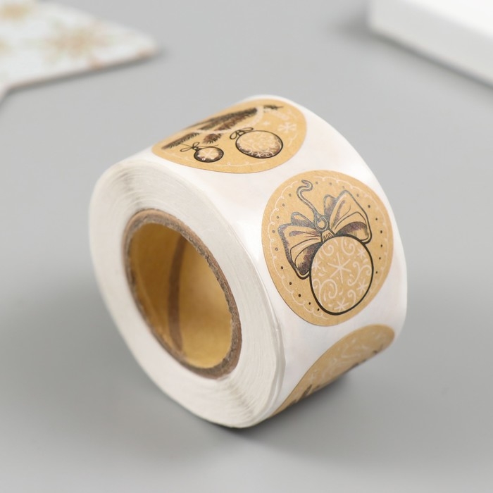 Наклейка бумага крафт Наклейка бумага крафт "Новогодний" d=2,5 см 252 шт в рулоне