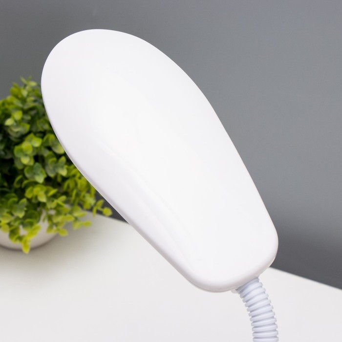 Настольная лампа "Лантрес" LED 3,5Вт USB белый 8,8х11х47 см RISALUX