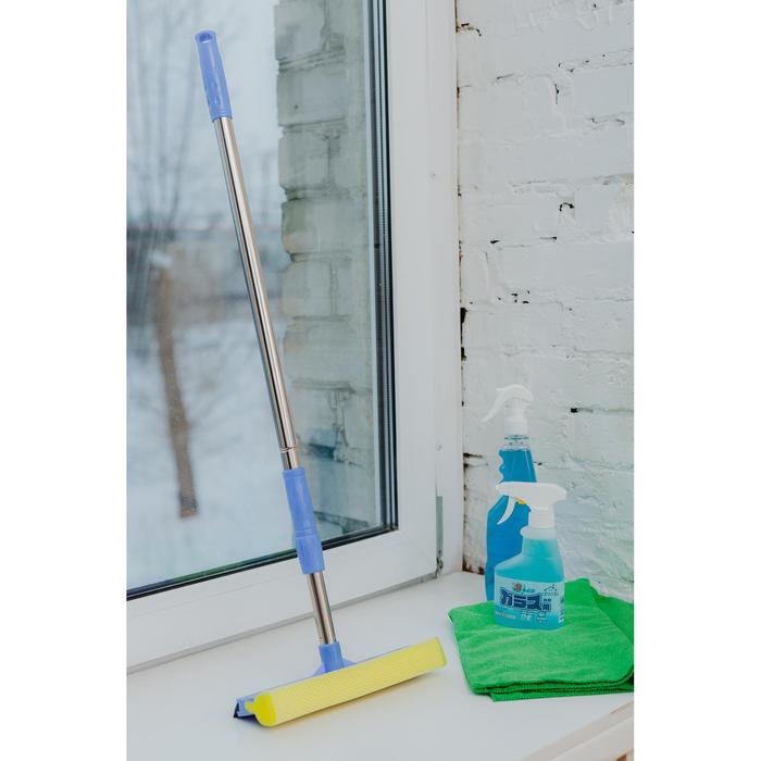 Окномойка с телескопической стальной ручкой и сгоном Доляна, 25×7×77(108) см, поролон Окномойка с телескопической стальной ручкой и сгоном Доляна, 25×7×77(108) см, поролон