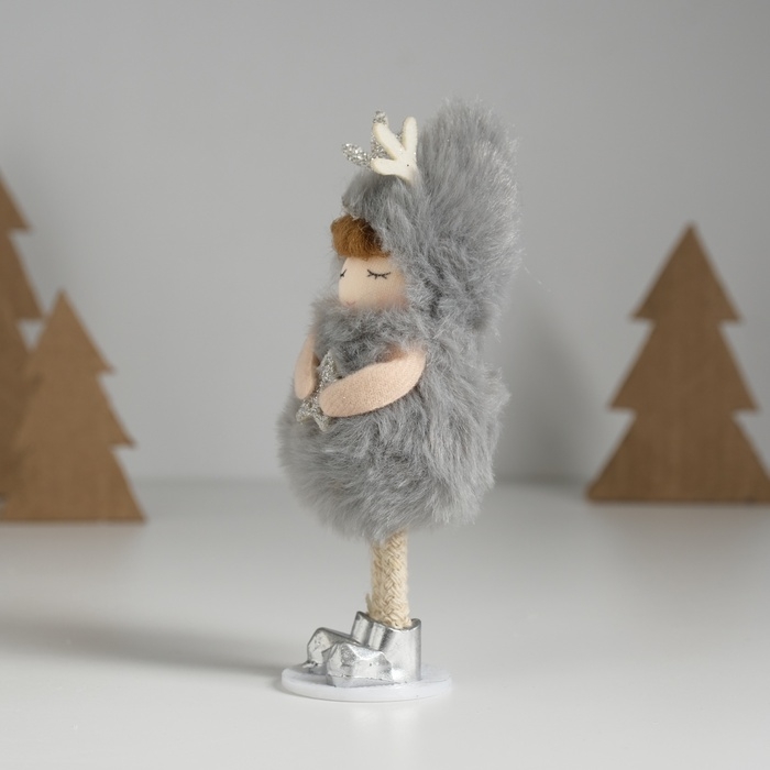 Кукла интерьерная "Малышка в серой мохнатой шубке в шапке с рожками" 5,6х6х14 см