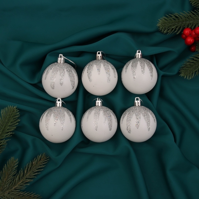 Набор шаров пластик d-6 см, 6 шт Набор шаров пластик d-6 см, 6 шт "Алойз" серебристо-белый