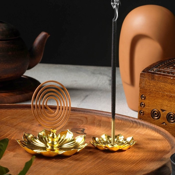 Подставка для любых благовоний  Подставка для любых благовоний "Лотос", цвет золотой, D = 8,8 см