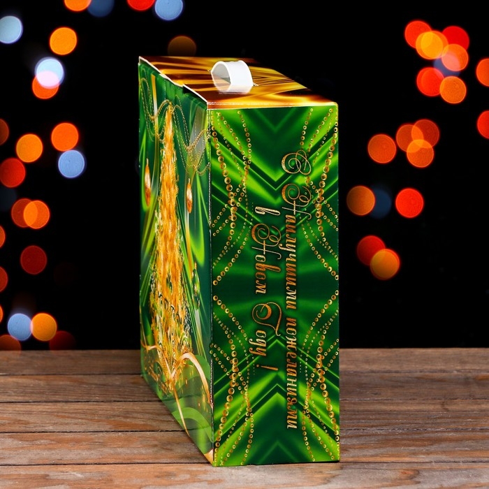 Новый год. Подарочная коробка Новый год. Подарочная коробка "Праздничный Шелк" в зеленом 29 х 9 х 25 см.