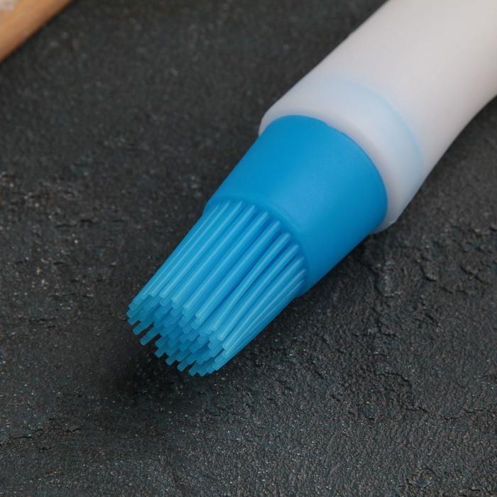 Кисть с резервуаром для масла и присоской Доляна «Фобос», силикон, 17 см, цвет МИКС Кисть с резервуаром для масла и присоской Доляна «Фобос», силикон, 17 см, цвет МИКС