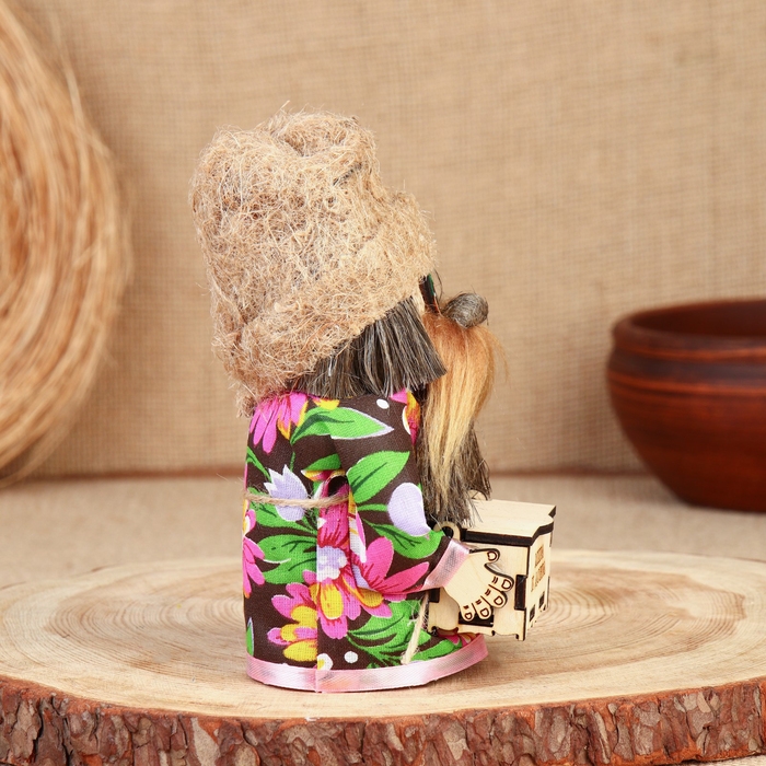 Оберег Оберег "Домовой с сундуком", 15-16 см