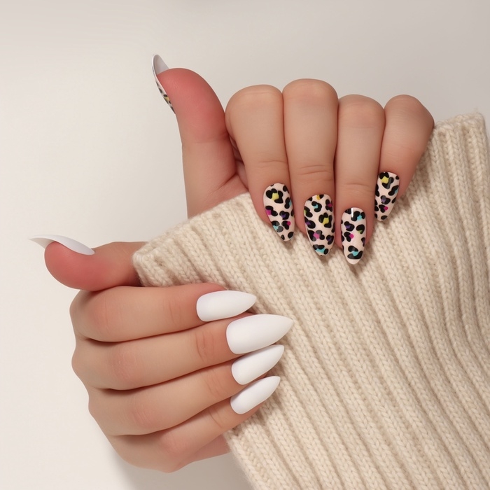 Накладные ногти &laquo;Лео&raquo;, 12 шт, с клеевыми пластинами, форма миндаль, белые, бежевые