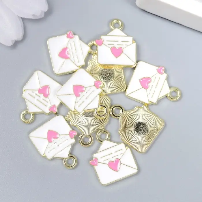 Металлический элемент, декоративная подвеска «Арт Узор. Любовное письмо», эмаль, бело-розовый, 1.6×1.2 см