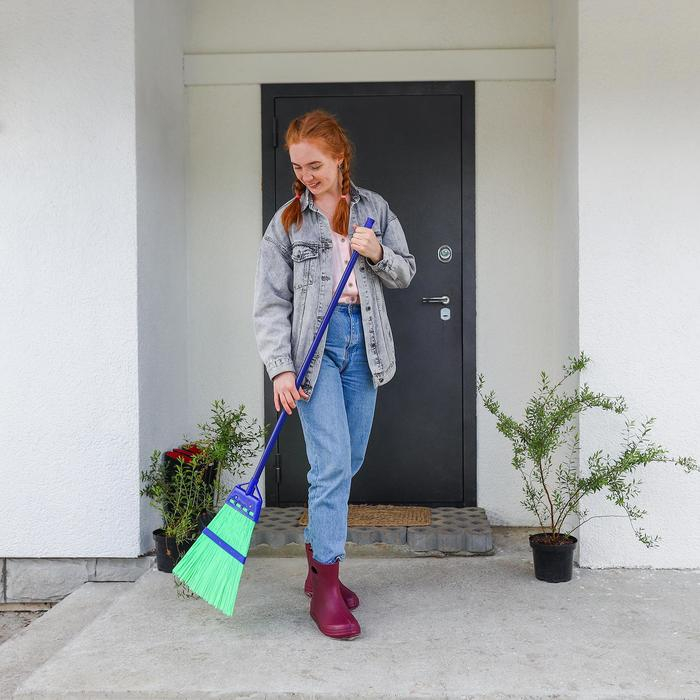 Метла пластиковая Доляна, 138×26 см, металлический черенок Метла пластиковая Доляна, 138×26 см, металлический черенок