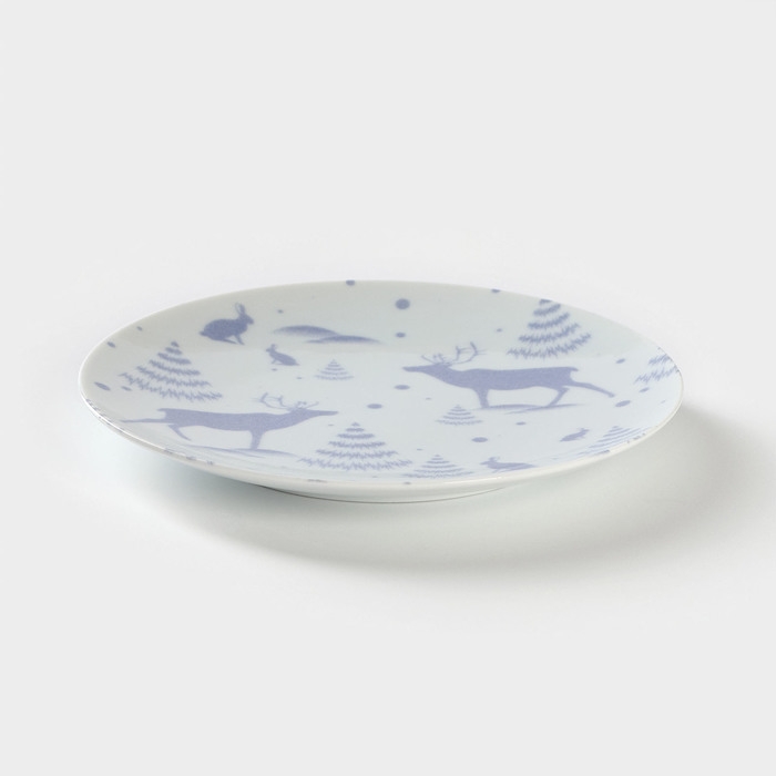 Тарелка фарфоровая «Зимний лес», d=20 см, цвет белый Тарелка фарфоровая «Зимний лес», d=20 см, цвет белый